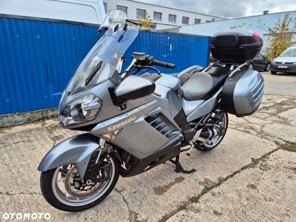 Kawasaki GTR - 6