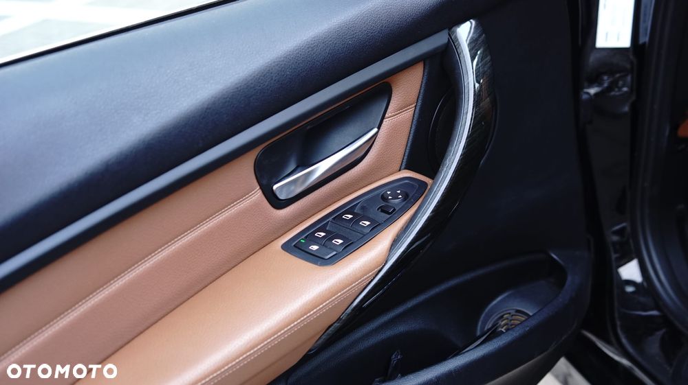 BMW Seria 3 318d Luxury Line - 21