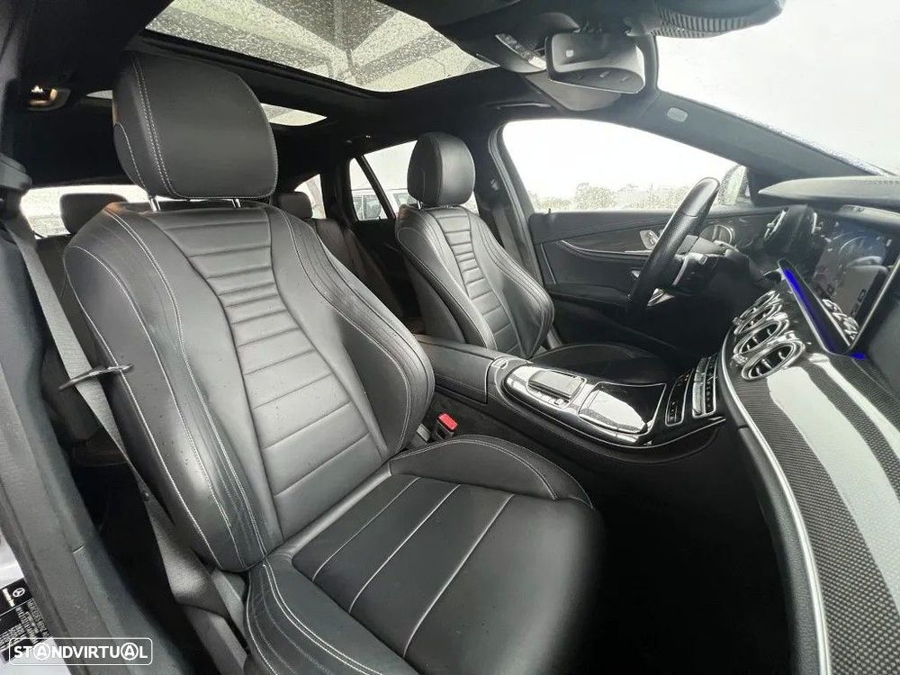 Mercedes-Benz E 300 de AMG Line - 23