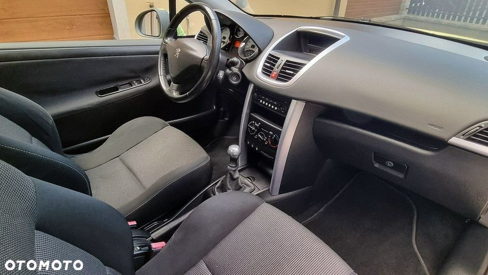 Peugeot 207 CC - 13