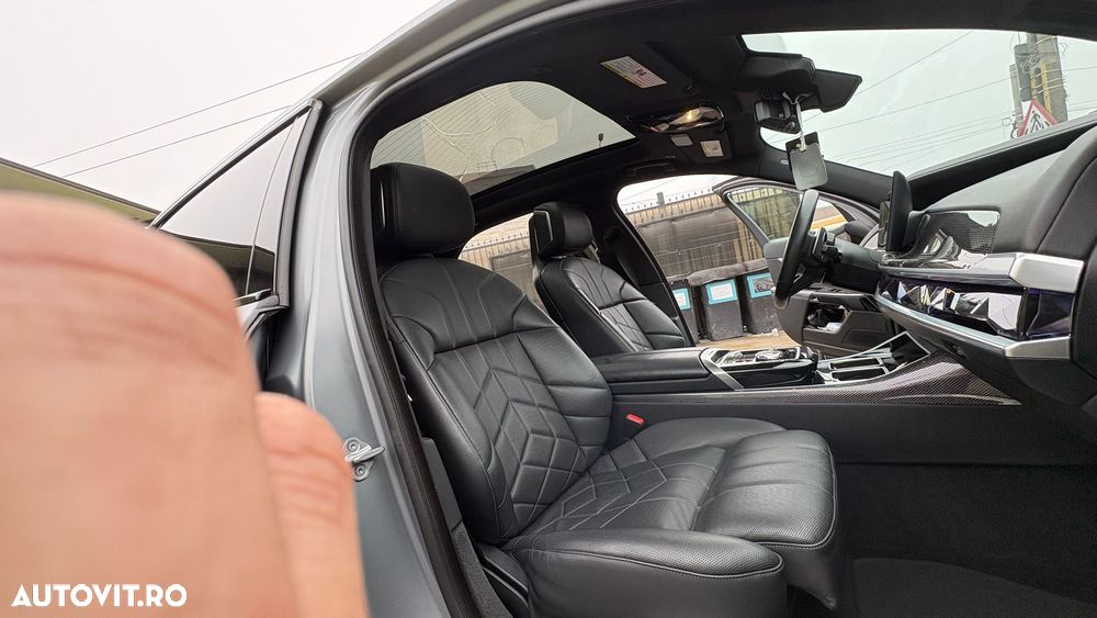 BMW Seria 7 740i - 10