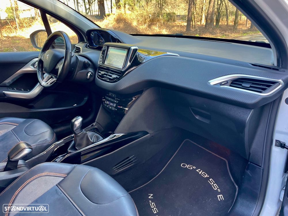 Peugeot 2008 1.2 PureTech Crossway - 13