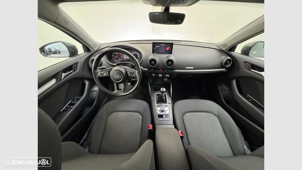 Audi A3 Sportback 1.6 TDI Design - 16