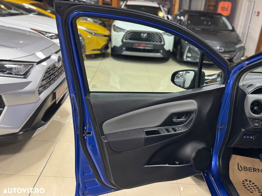 Toyota Yaris 1.5 VVT-i HSD Bi-Tone R&B - 24