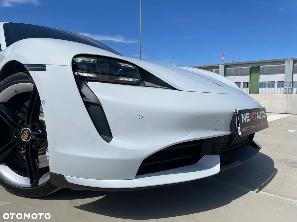 Porsche Taycan Turbo - 14