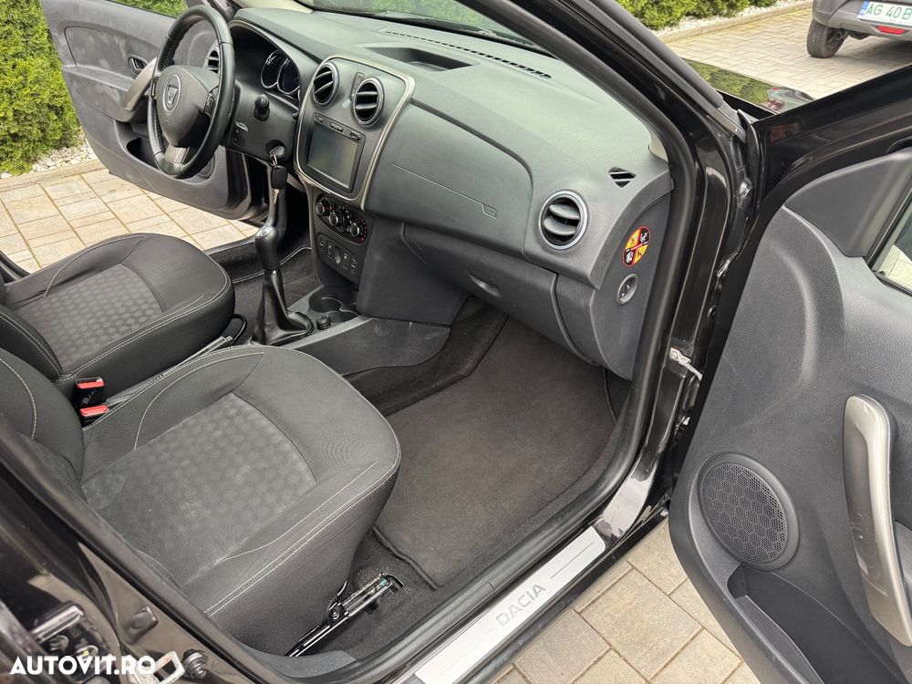 Dacia Logan TCe 90 S&S Stepway Celebration - 12