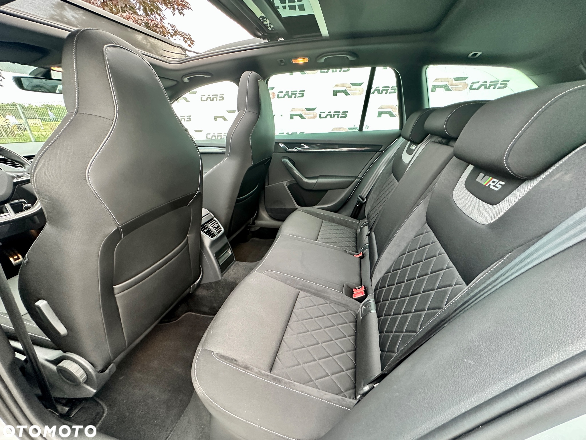 Skoda Octavia Combi 2.0 TDI DSG RS - 17