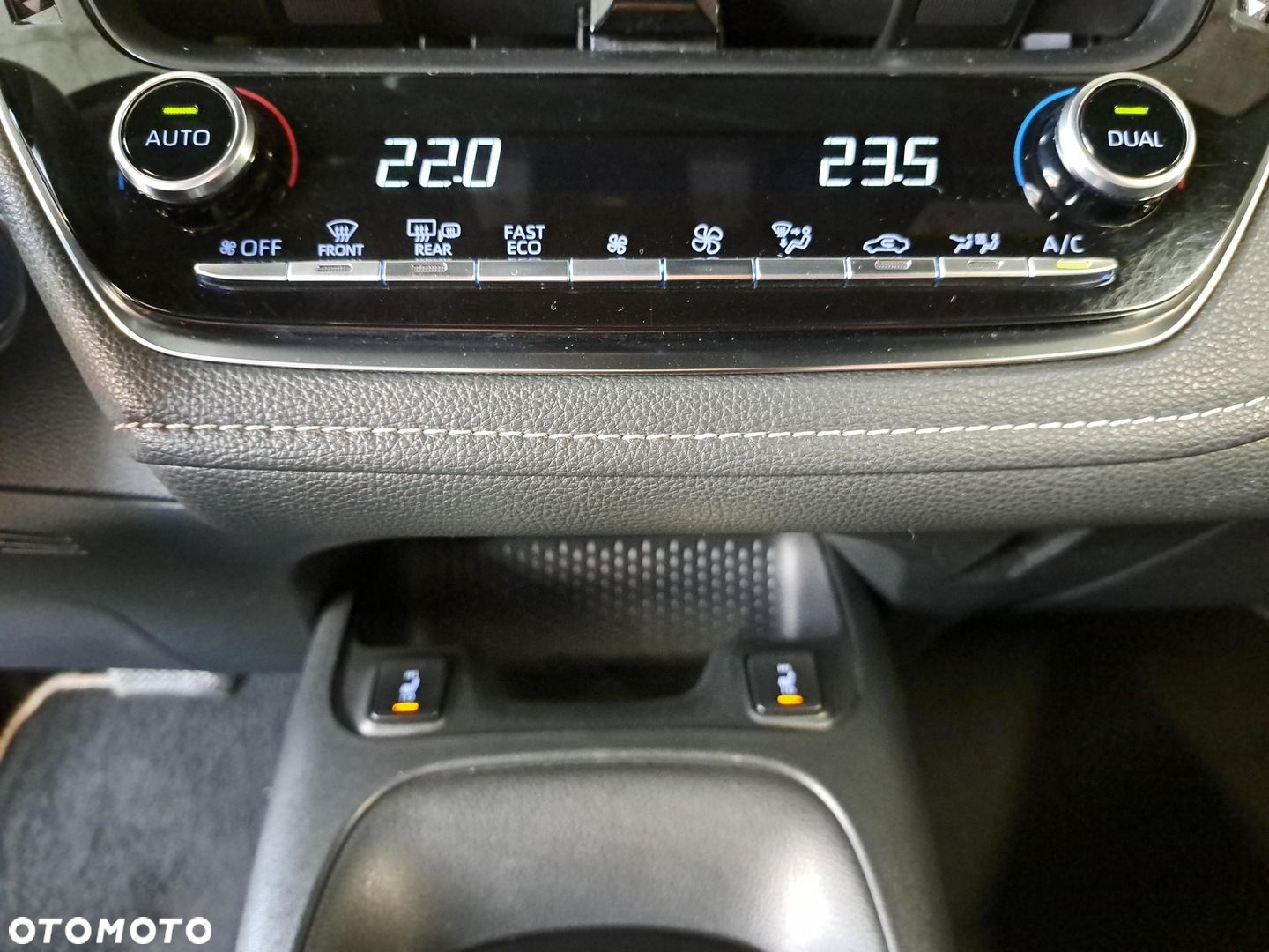 Toyota Corolla 1.8 Hybrid Comfort - 26