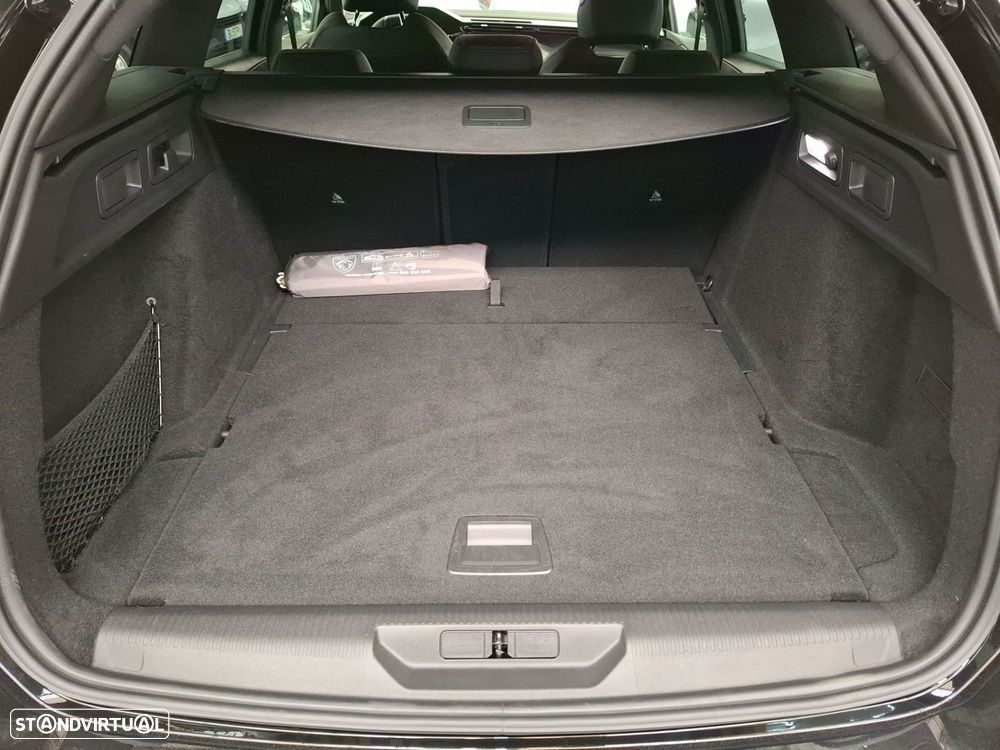 Peugeot 308 SW 1.2 Hybrid Allure e-DCS6 — fotografia 7