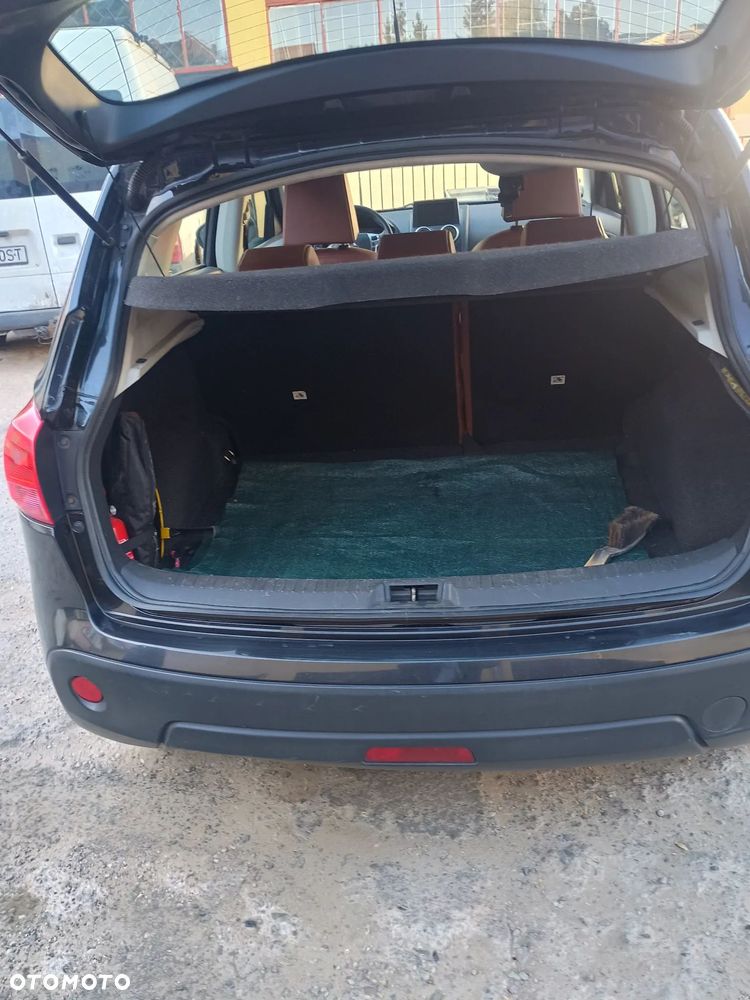Nissan Qashqai 2.0 CVT lounge - 6