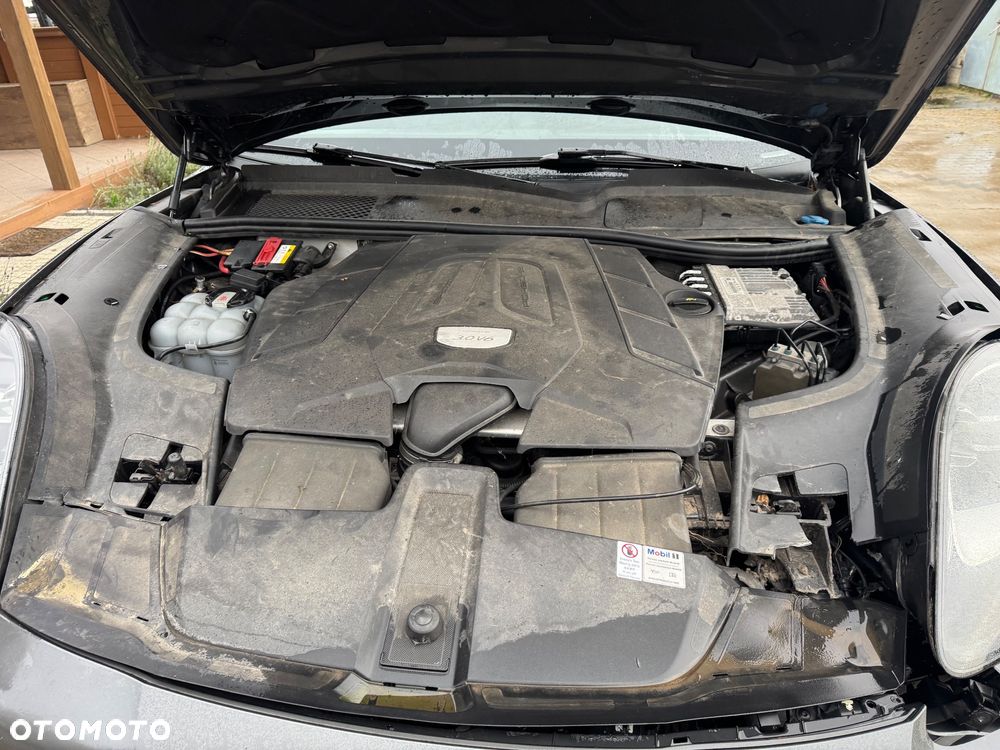 Porsche Cayenne - 21