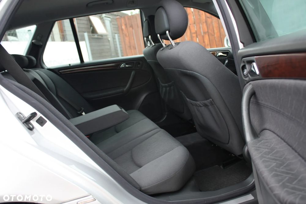 Mercedes-Benz Klasa C 180 Kompressor Automatik Elegance - 28