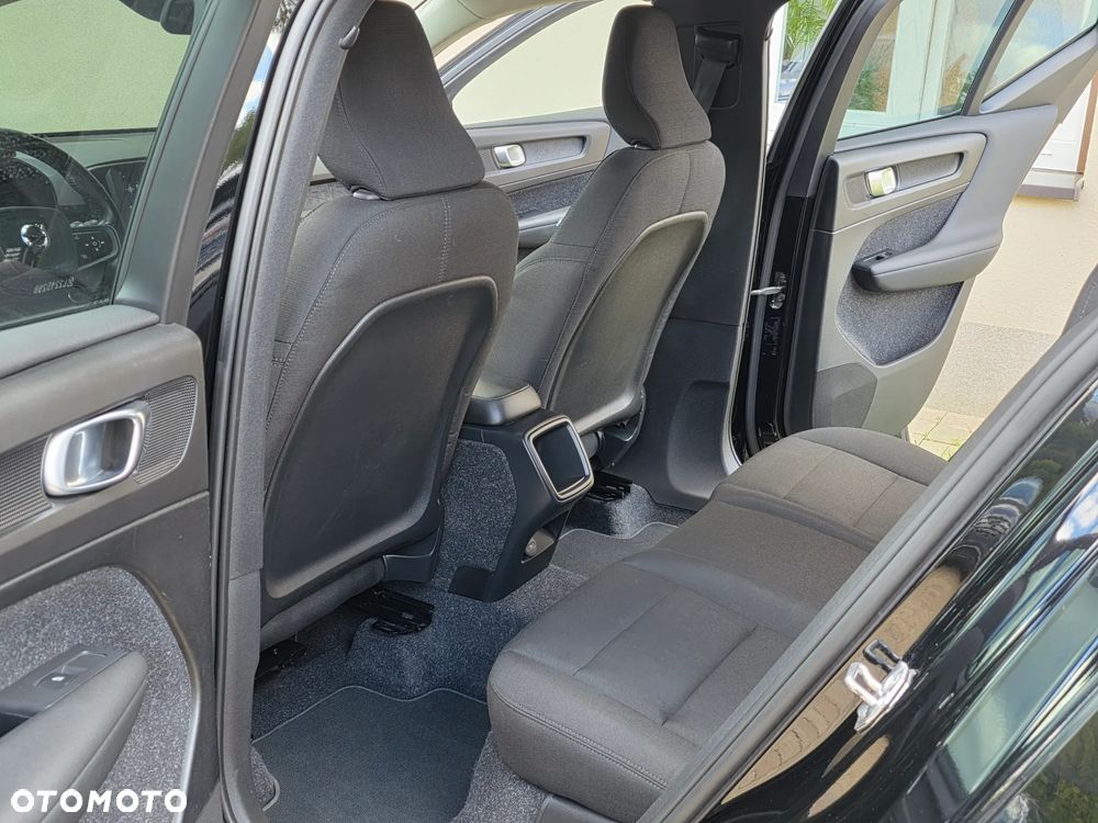 Volvo XC 40 D3 AWD Momentum - 23