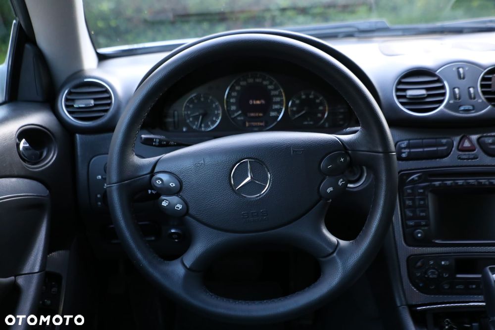 Mercedes-Benz CLK - 12