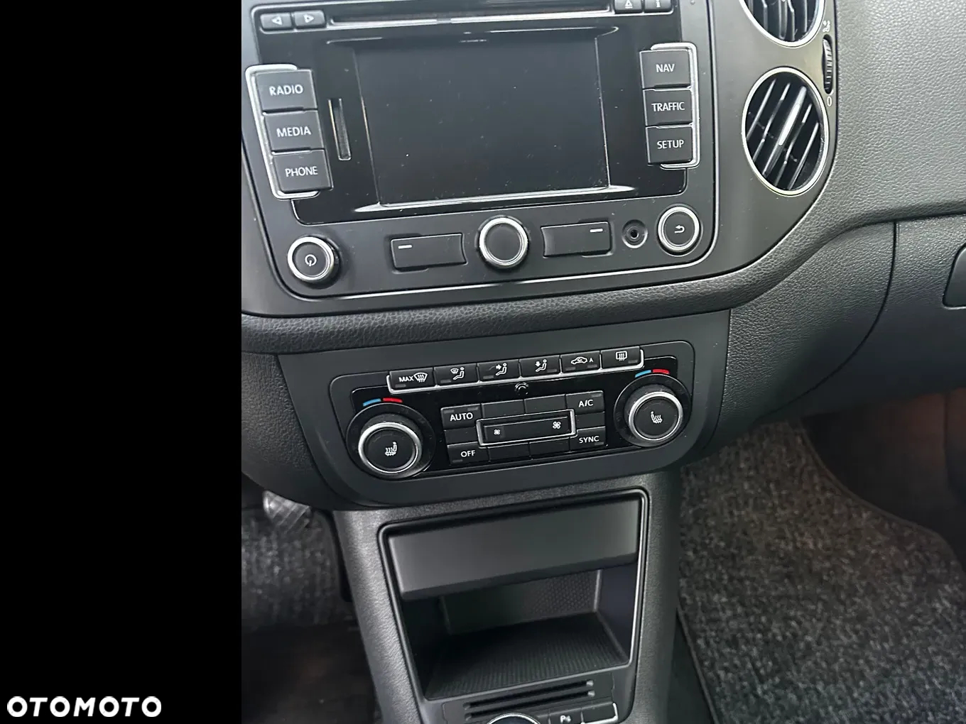 Volkswagen Golf Plus 1.6 TDI BlueMot Comfortline - 26