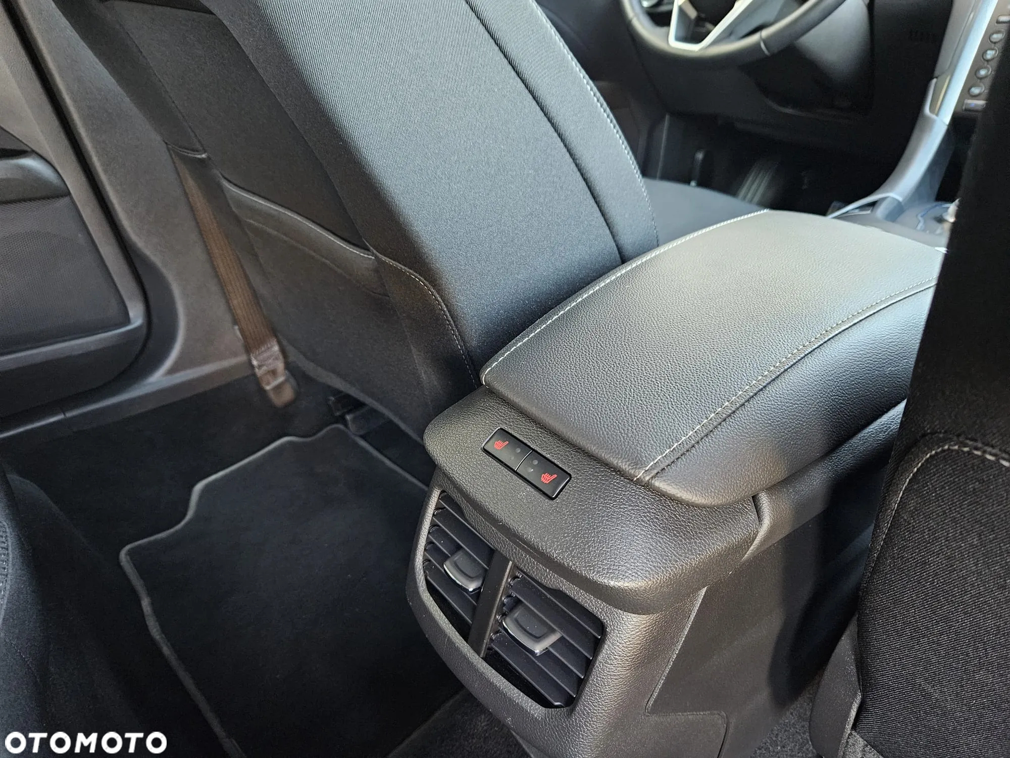 Ford Mondeo Turnier 2.0 EcoBlue Titanium - 24