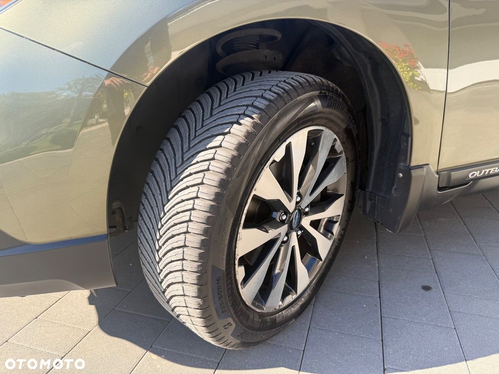 Subaru Outback 2.5i Exclusive - 11