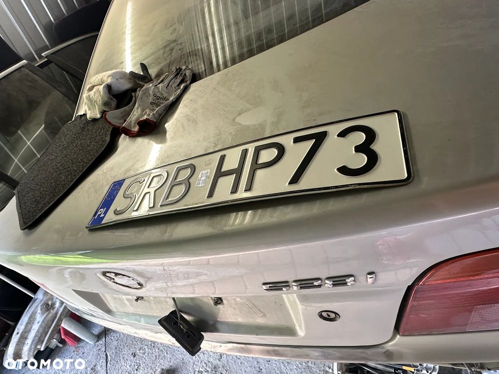 BMW Seria 5 528i - 3
