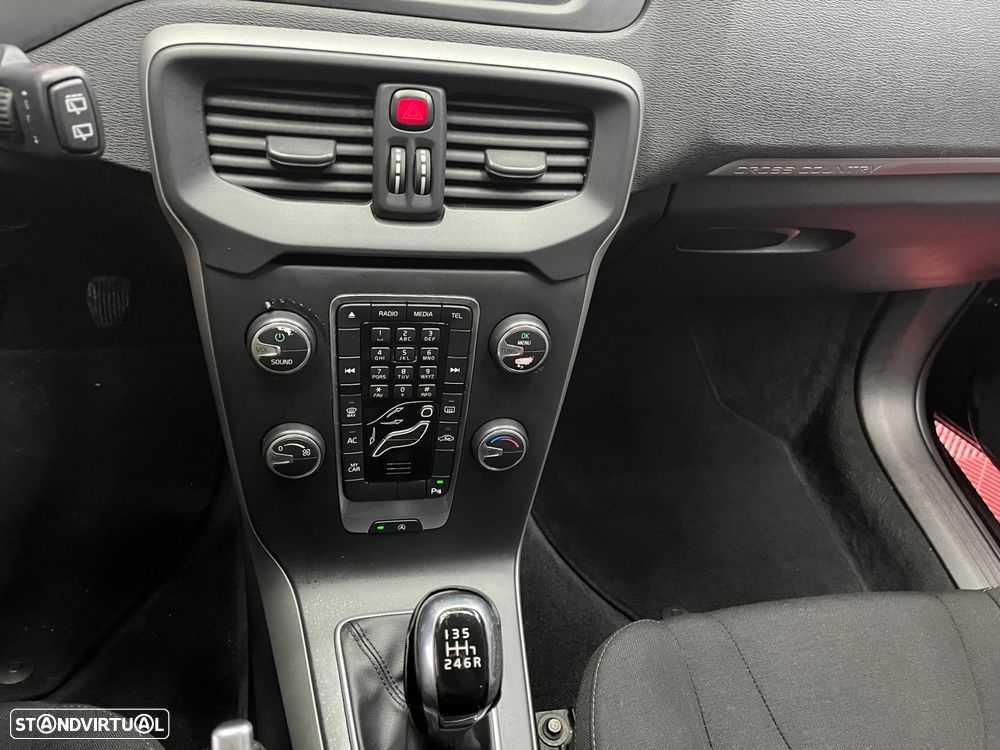 Volvo V40 Cross Country 2.0 D2 - 14