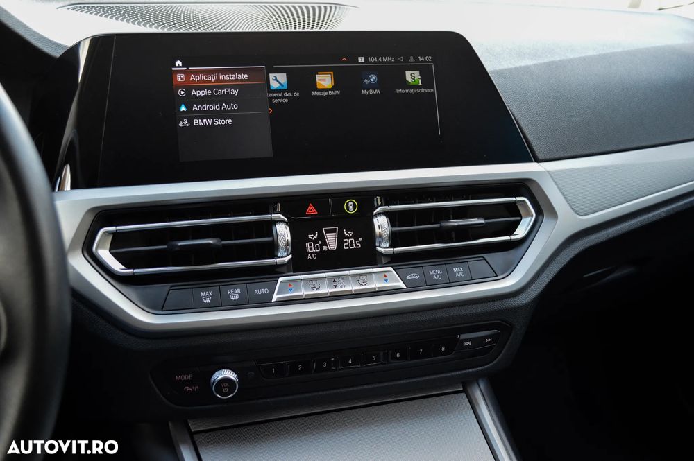 BMW Seria 3 320i Aut. Luxury Line - 25