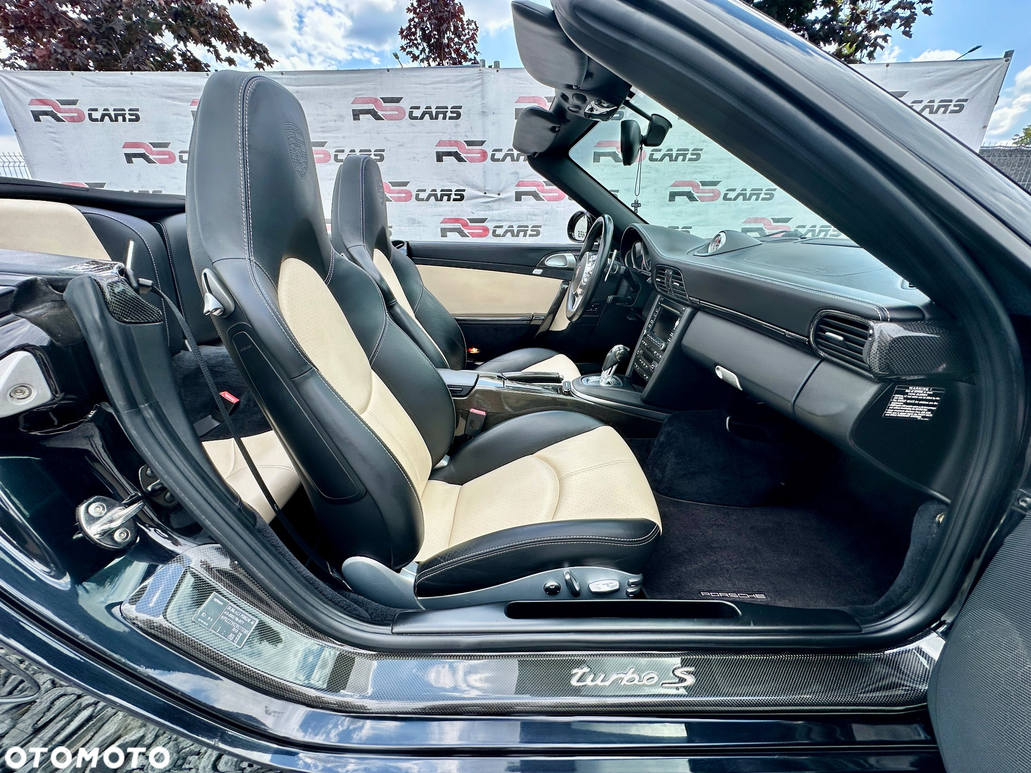 Porsche 911 Turbo S Cabrio - 20