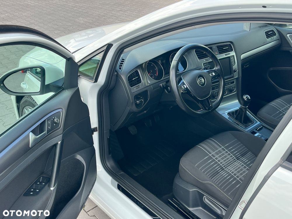 Volkswagen Golf 1.6 TDI BlueMotion Technology Lounge - 15