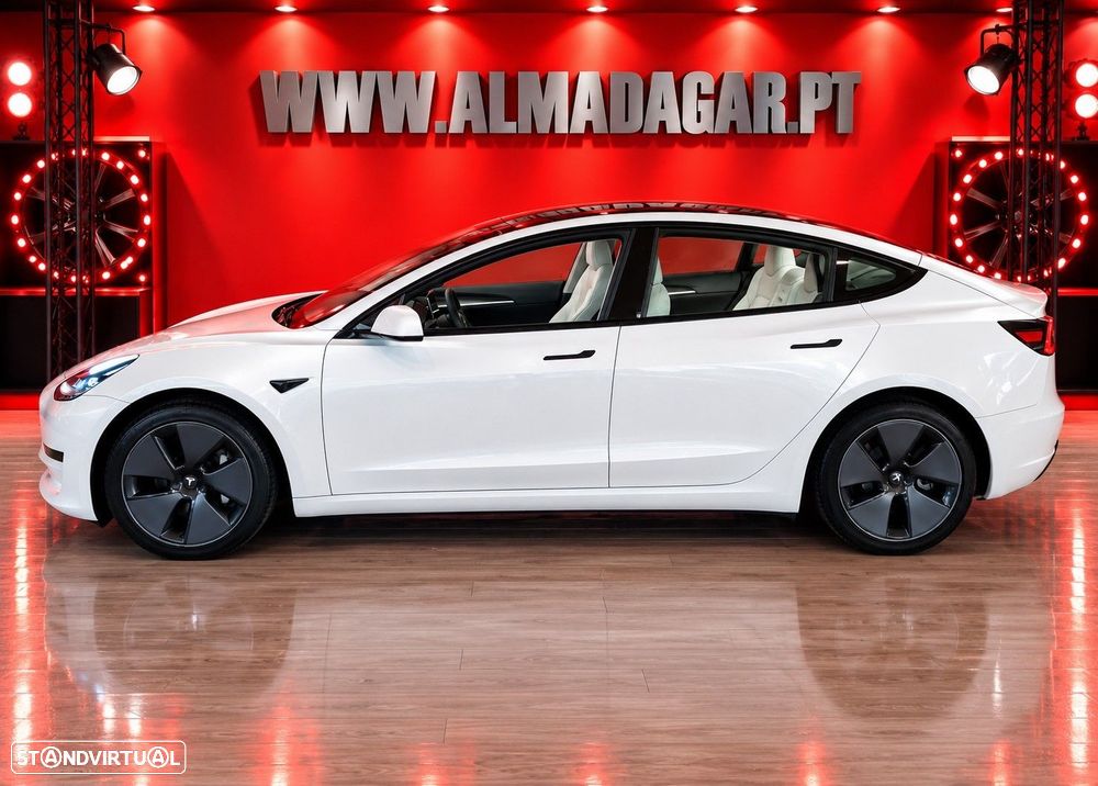 Tesla Model 3 Standard Range Plus RWD - 3