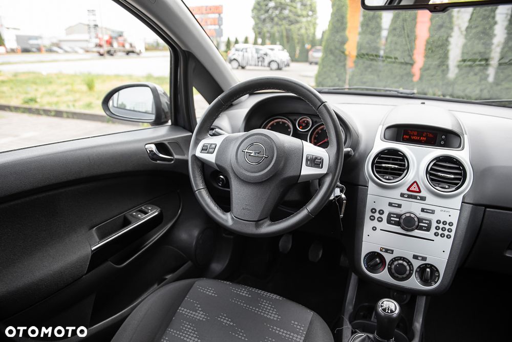 Opel Corsa 1.4 16V Innovation - 22