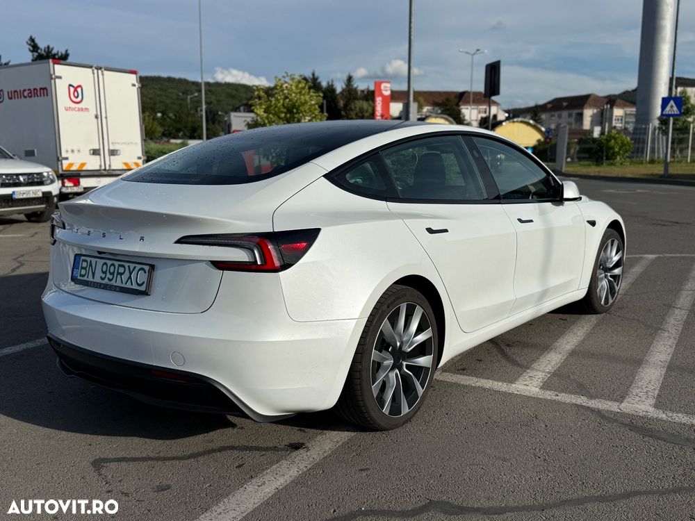 Tesla Model 3 - 7