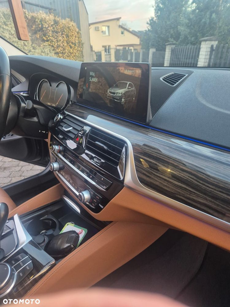 BMW Seria 5 530i xDrive Luxury Line - 2