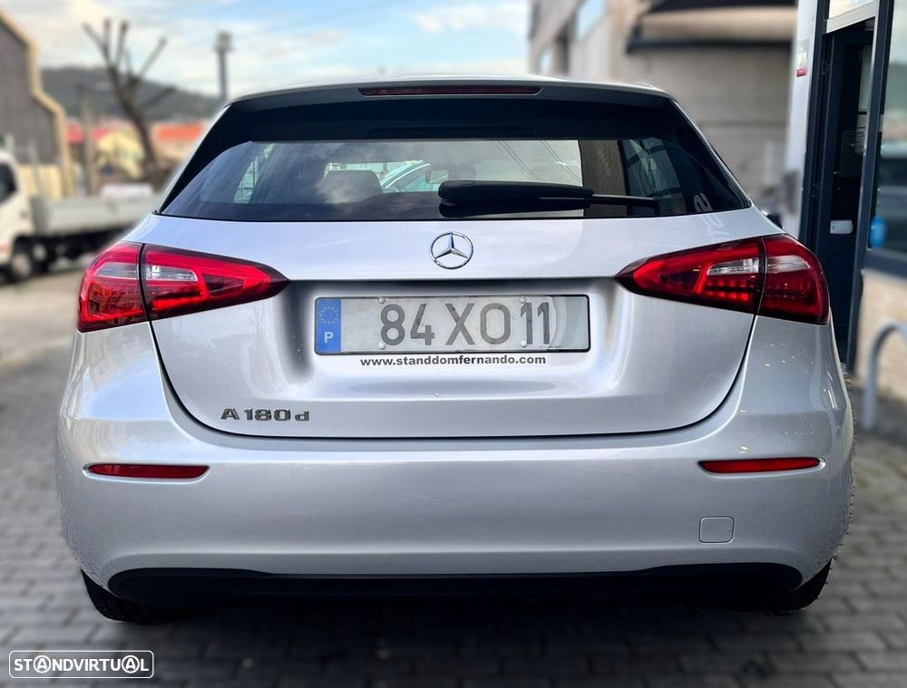 Mercedes-Benz A 180 - 25