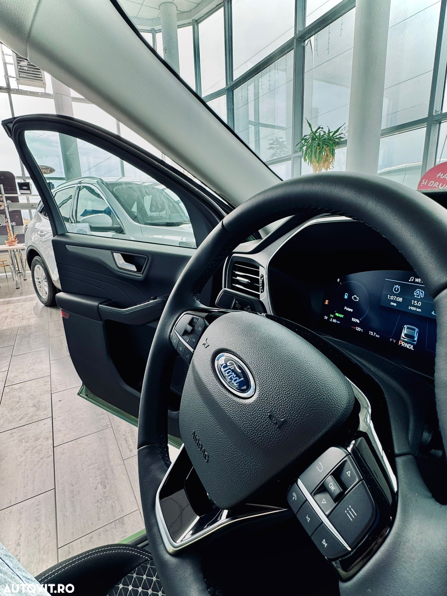 Ford Kuga 2.5 Duratec FWD FHEV Titanium - 14