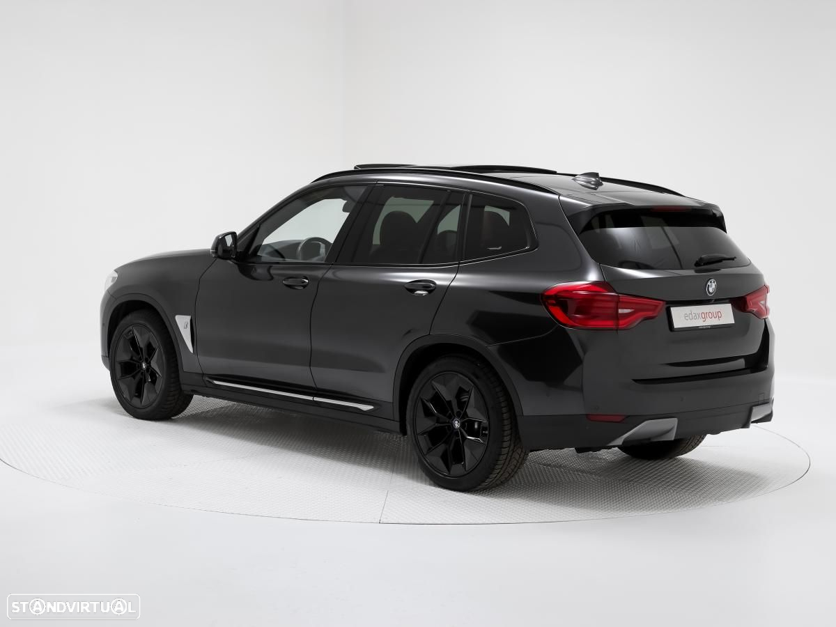 BMW iX3 - 4