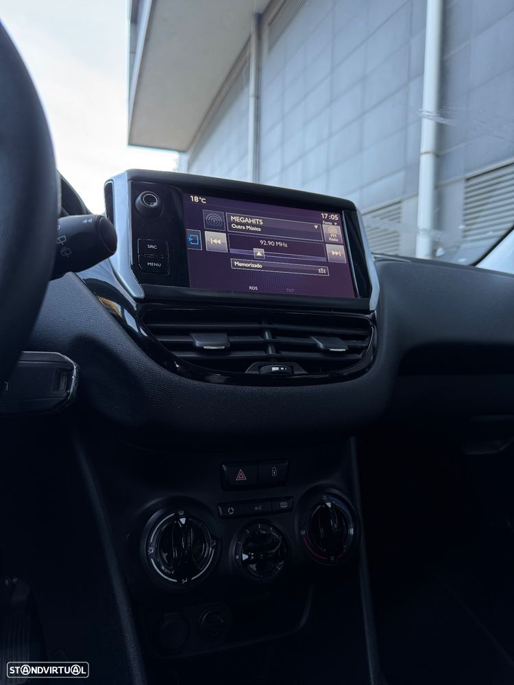 Peugeot 208 1.2 PureTech Allure - 11