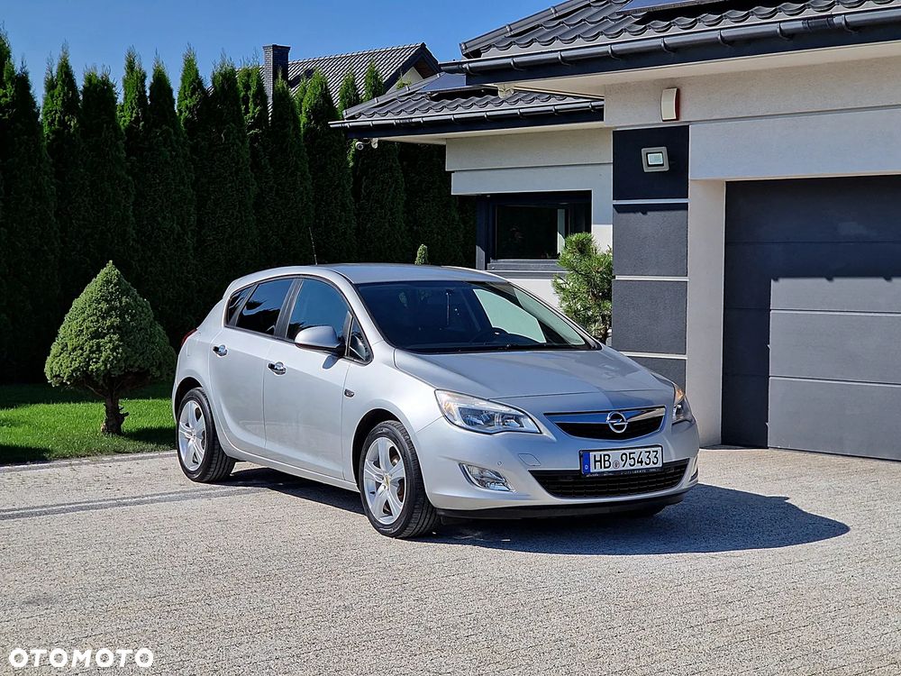 Opel Astra 1.4 Turbo 150 Jahre - 20