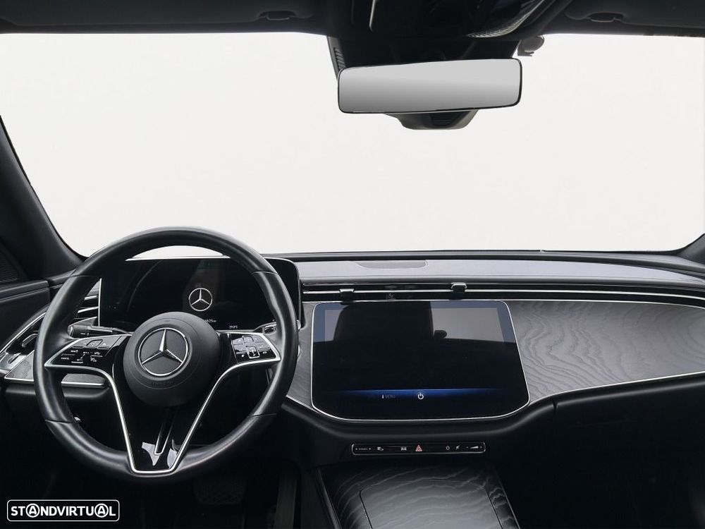 Mercedes-Benz E 220 — fotografia 11