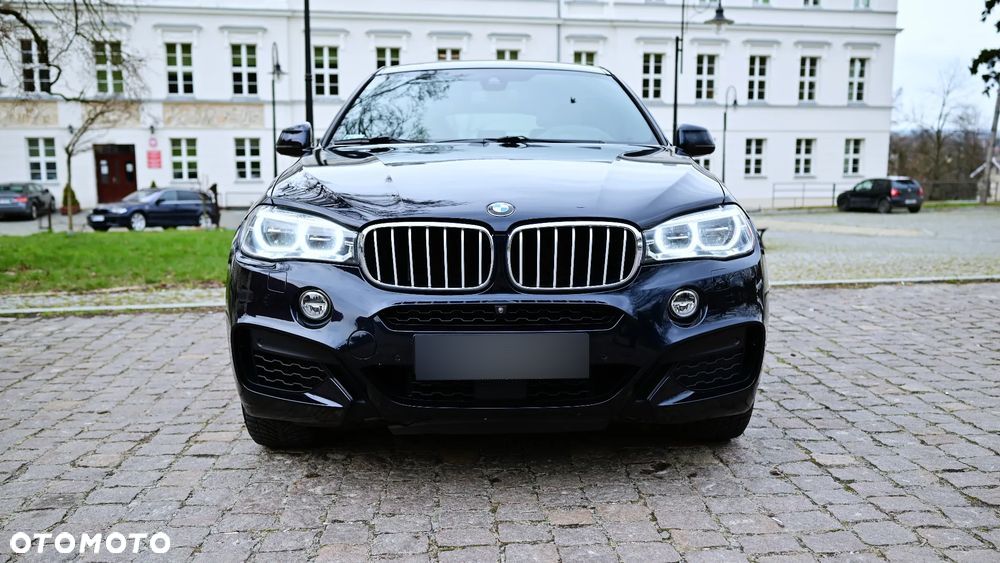 BMW X6 xDrive50i - 14