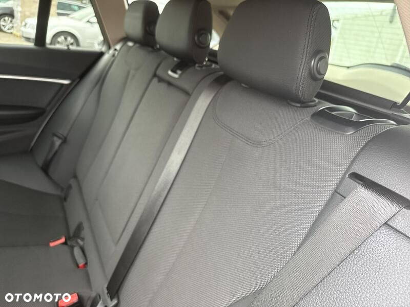 BMW Seria 3 318i GPF - 20