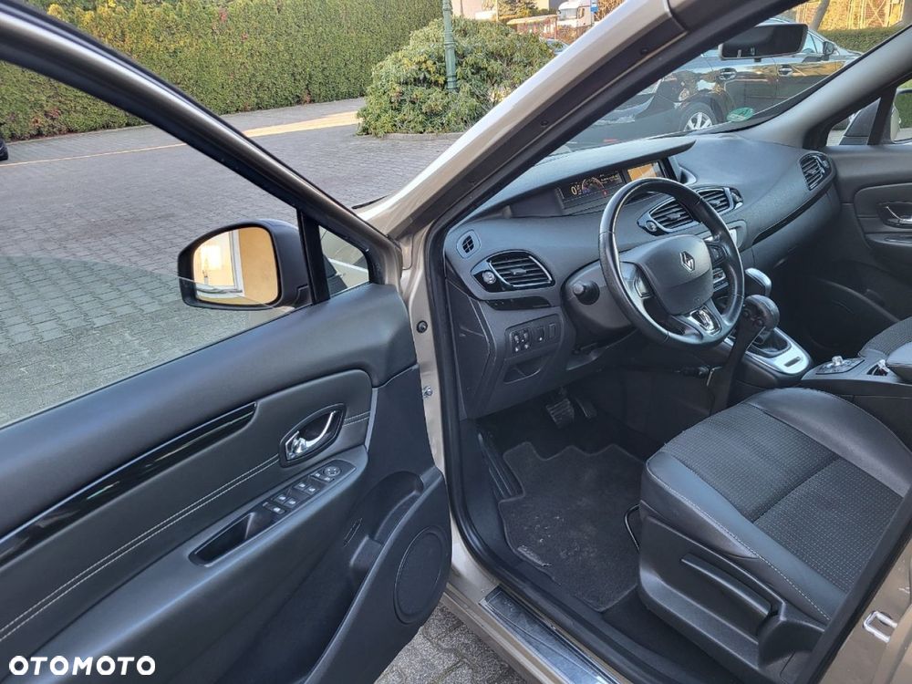 Renault Grand Scenic - 31
