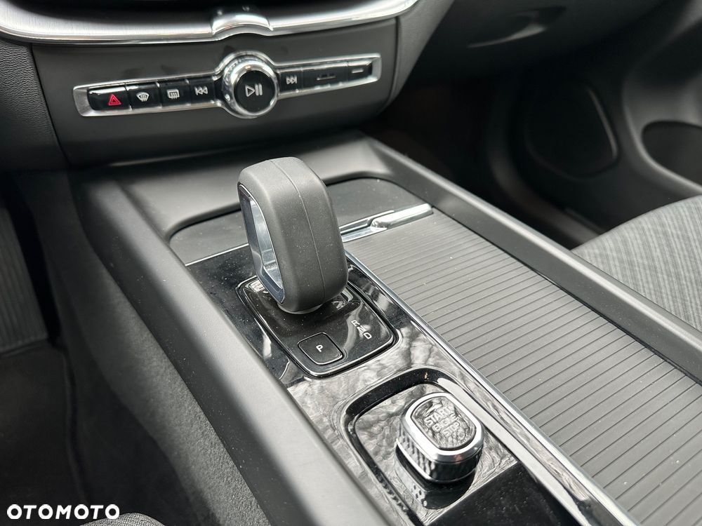 Volvo XC 60 B5 D AWD Geartronic Momentum - 16