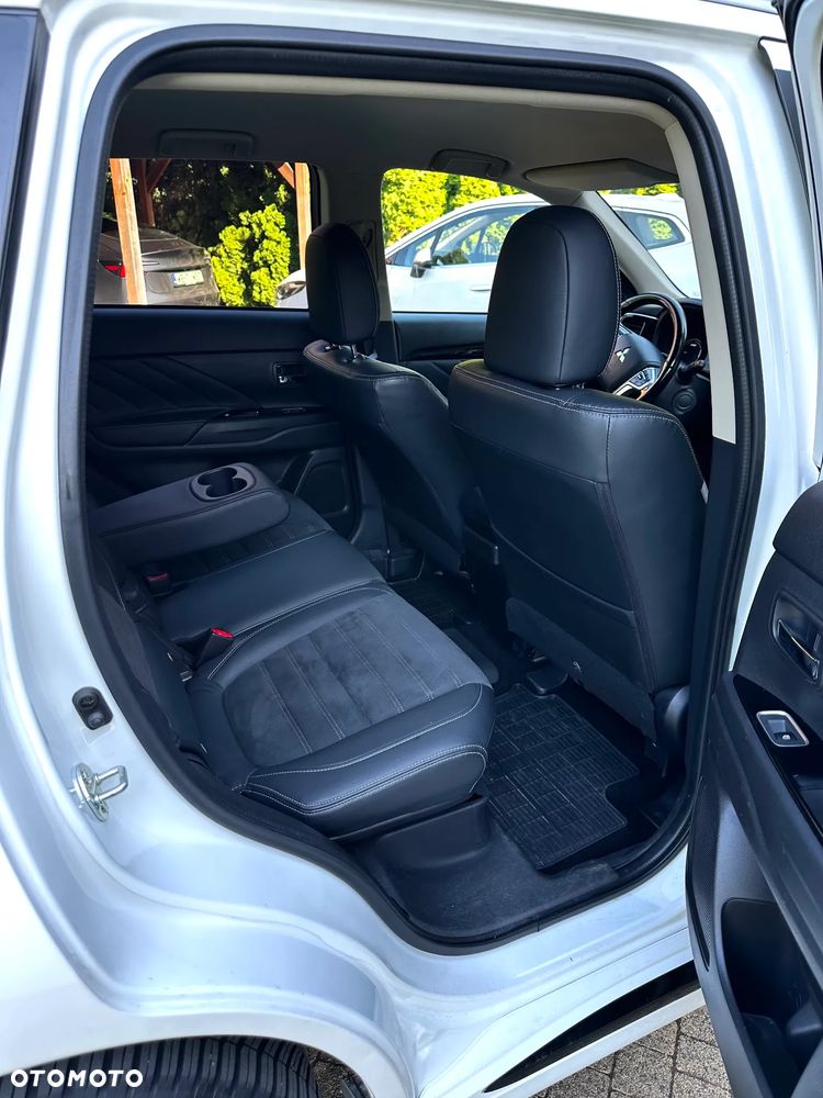 Mitsubishi Outlander Intense + - 30