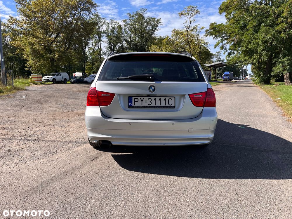 BMW Seria 3 318i - 21