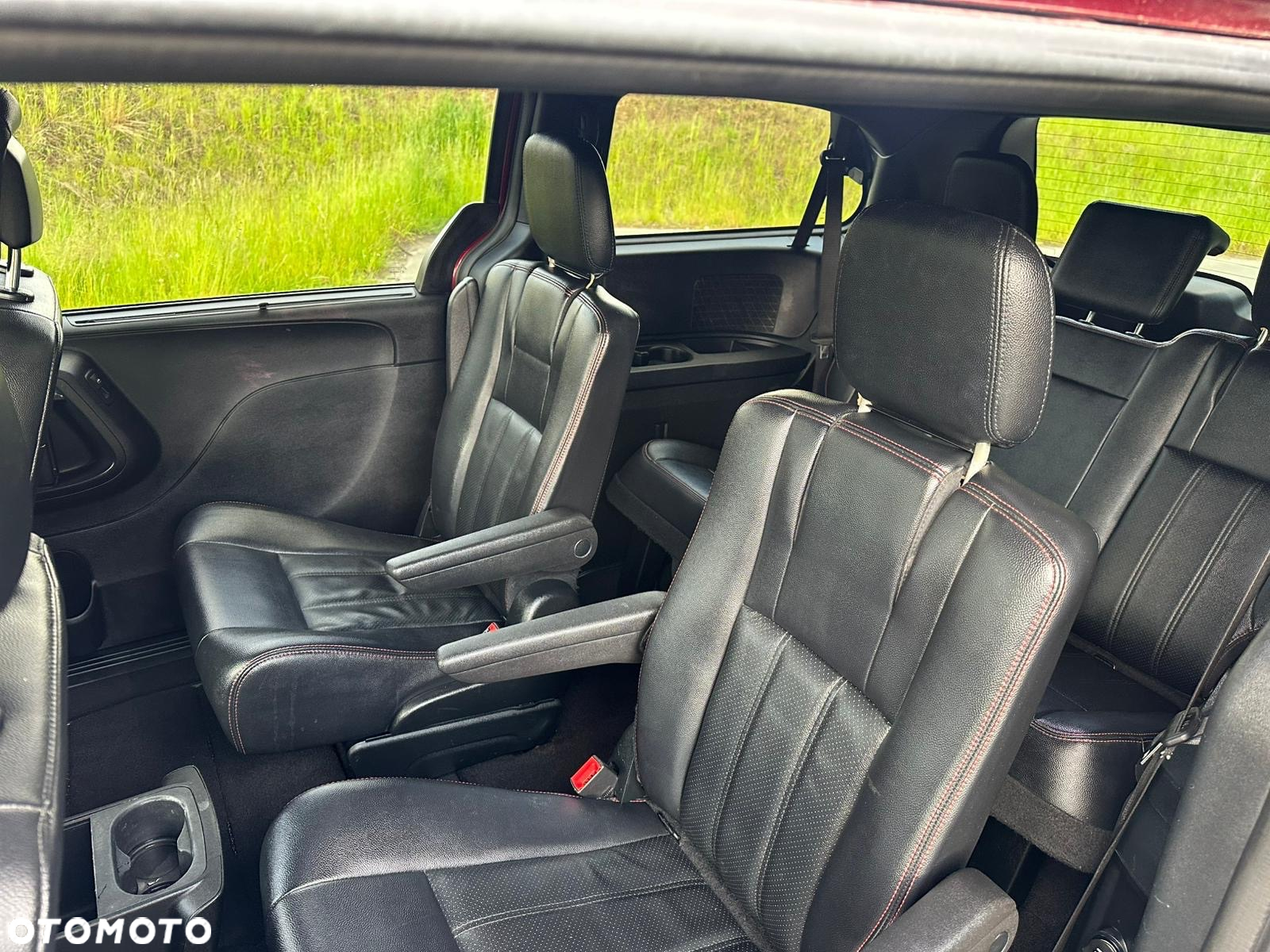 Dodge Grand Caravan - 15