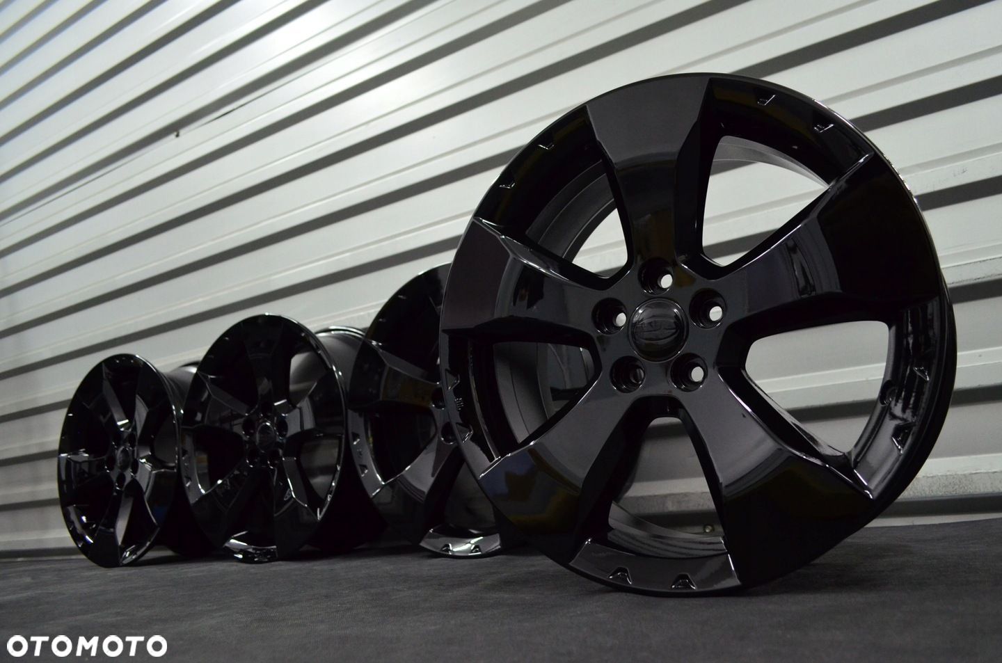 Felgi 5x100 R17 SUBARU Forester Impreza Legacy Outback Trezia - 1