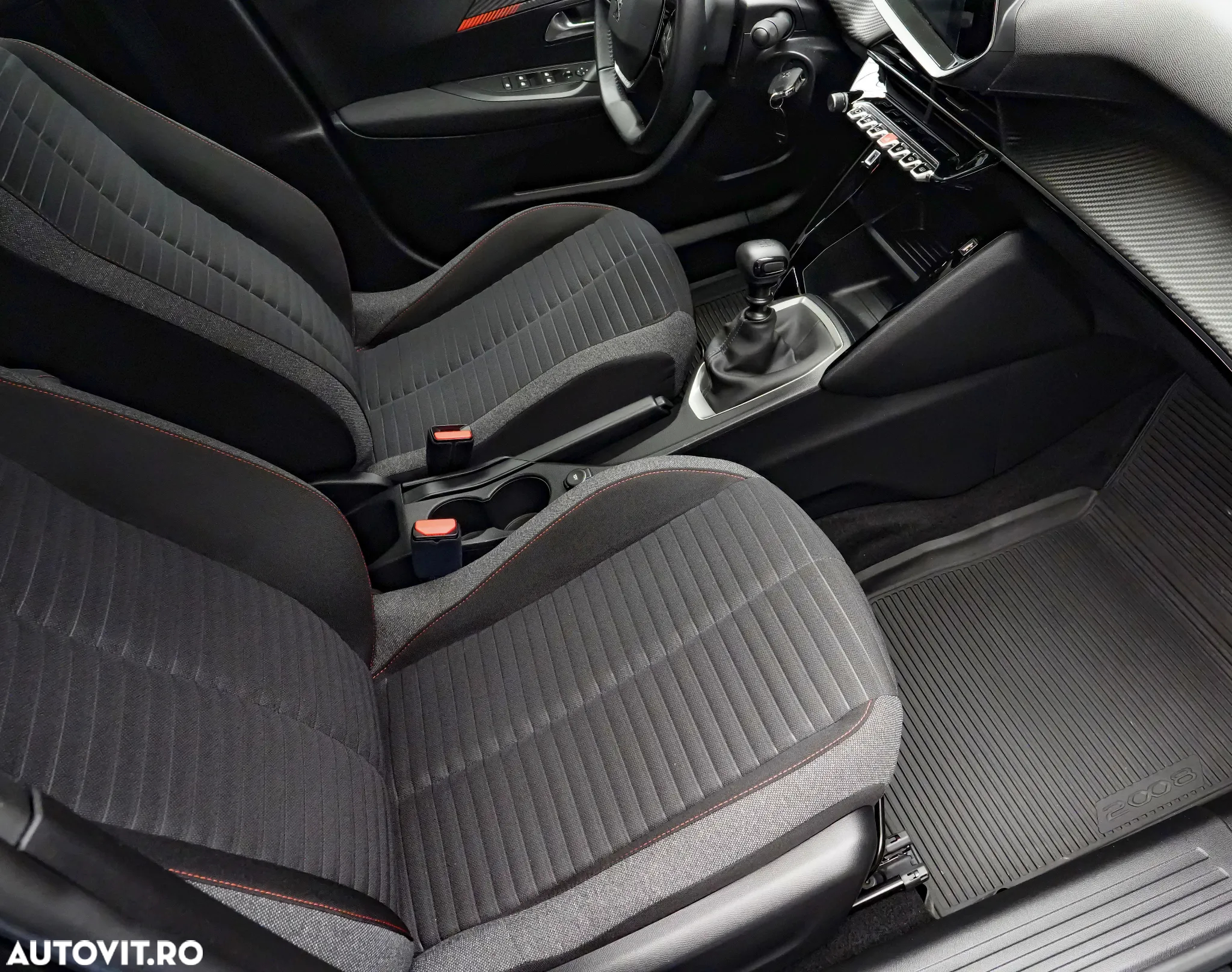 Peugeot 2008 1.2 L PureTech STT Allure - 12