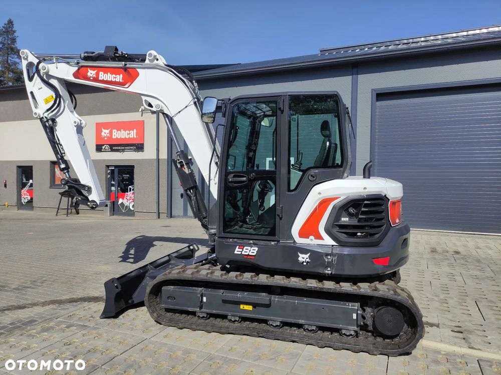 Bobcat E88 - 10