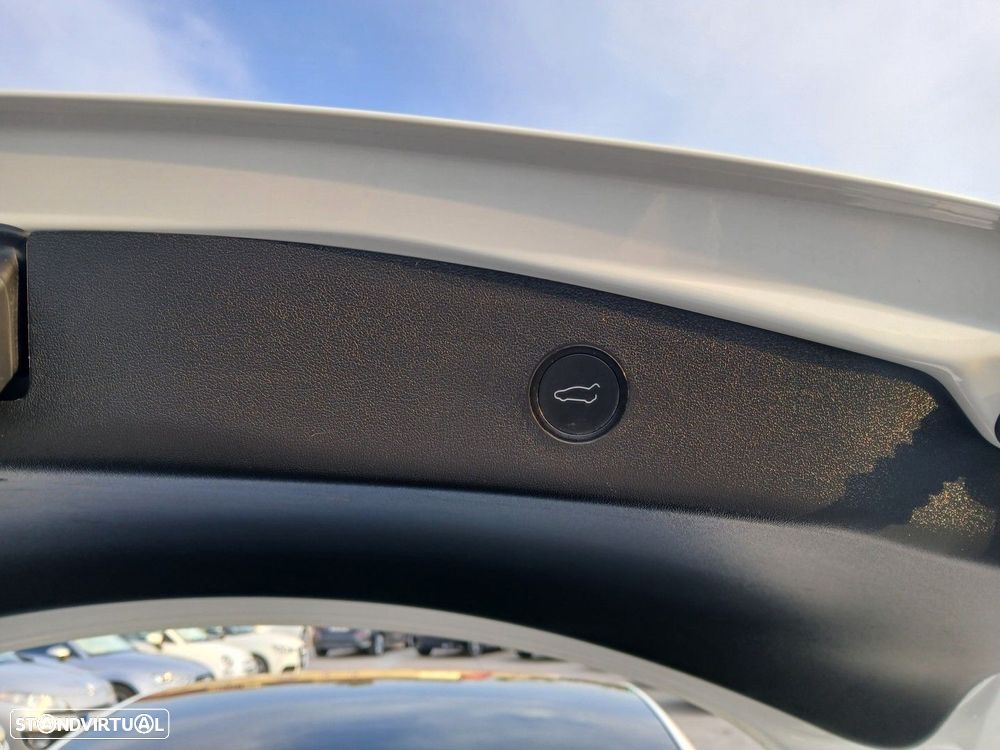 Tesla Model 3 - 11