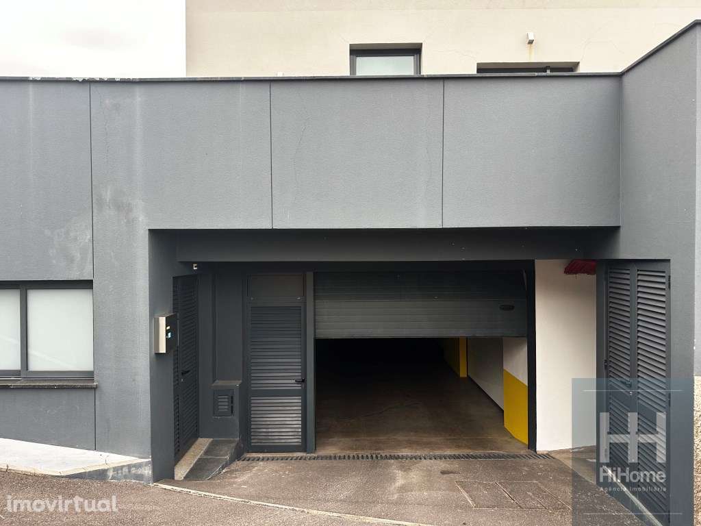 Box em Garagem no Caniço, Santa Cruz - Grande imagem: 2/10