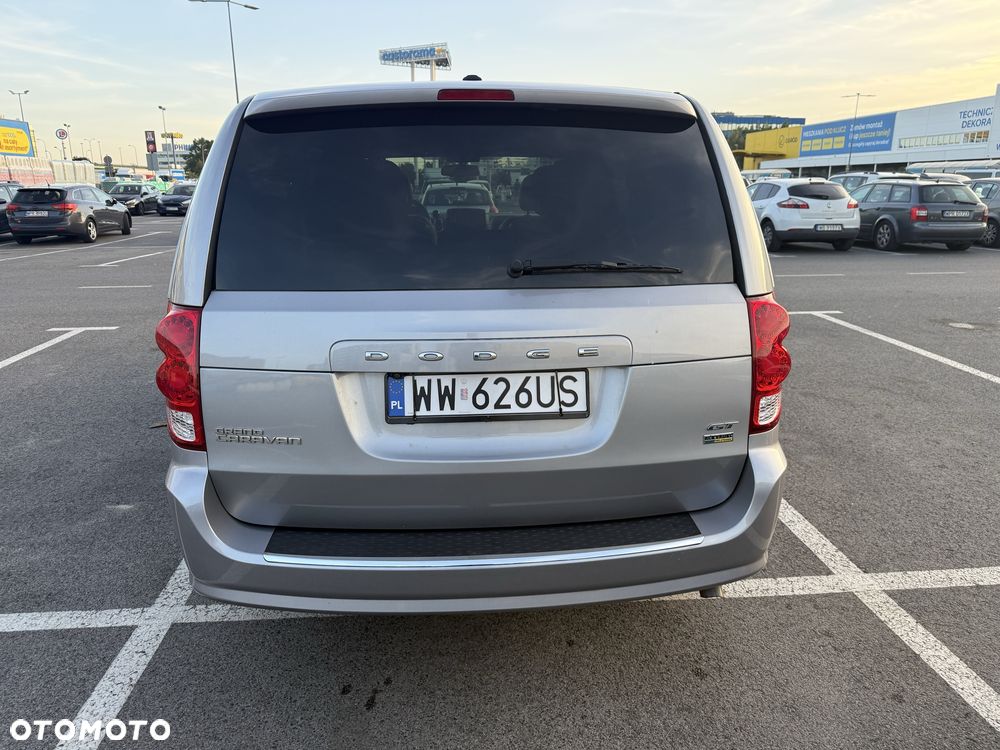 Dodge Grand Caravan - 4