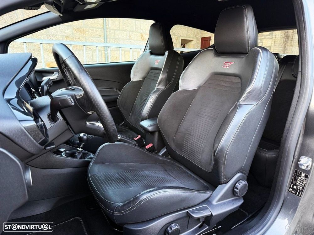 Ford Fiesta 1.5 EcoBoost ST - 12
